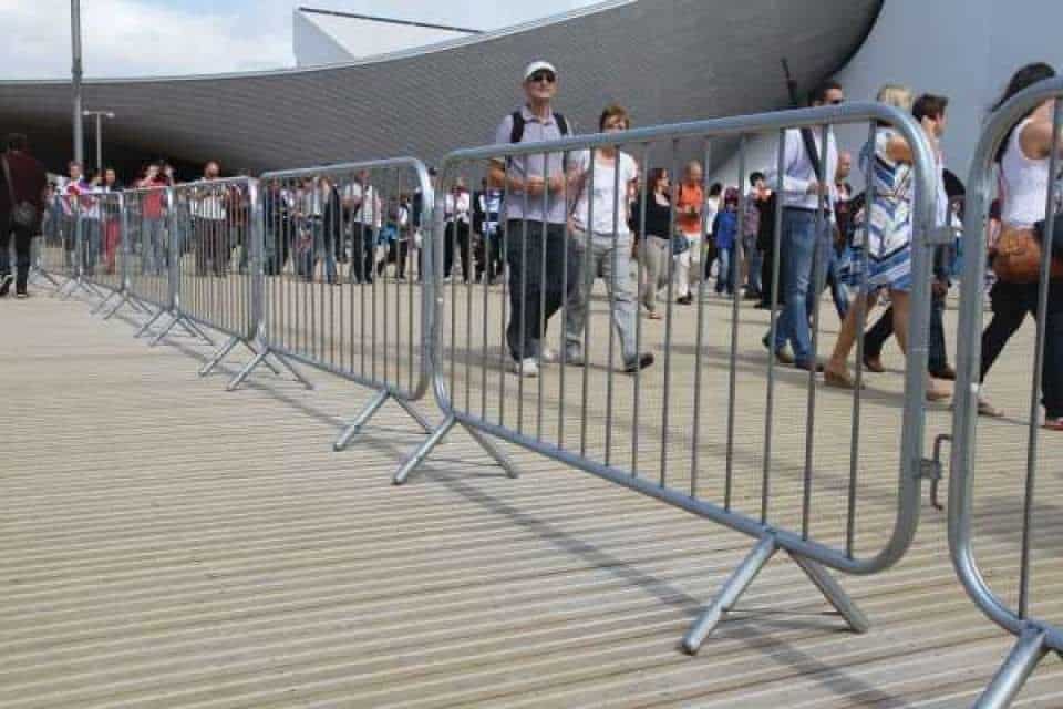 METAL BARRIER